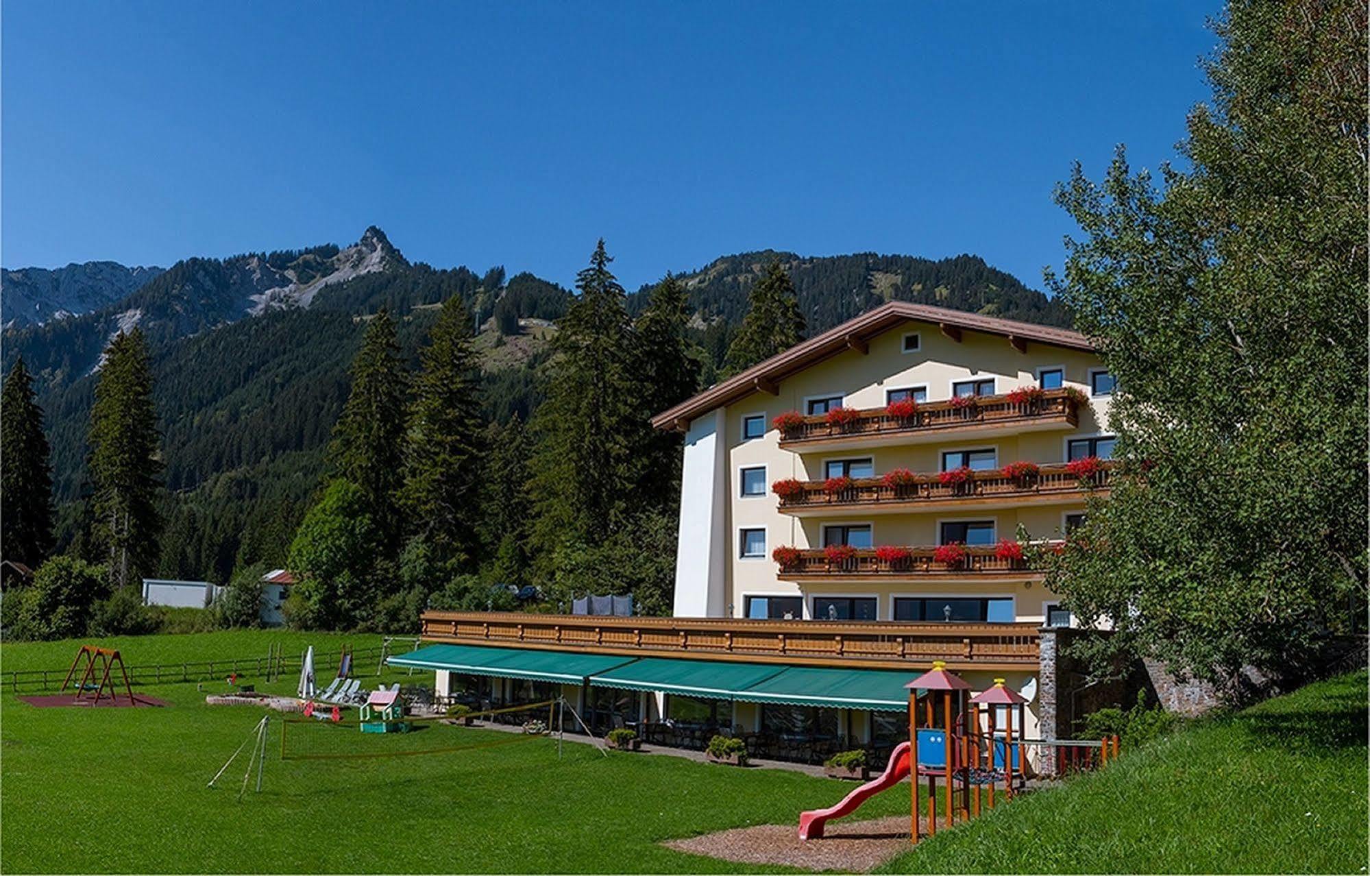 Haus Diana Hotel Reutte Ngoại thất bức ảnh